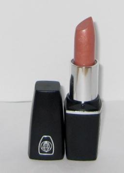 Oil of Olay ColorMoist Lipstick / SPF 15 ~ #610 Cappuccino
