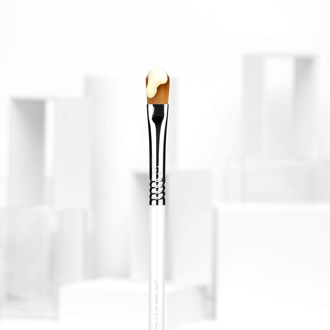 Sigma Beauty S20 Eye Cream Skincare Brush - Skincare Tool for Applying Skincare Products to Face and Skin, Gentle Eye Cream Brush Applicator for Eye