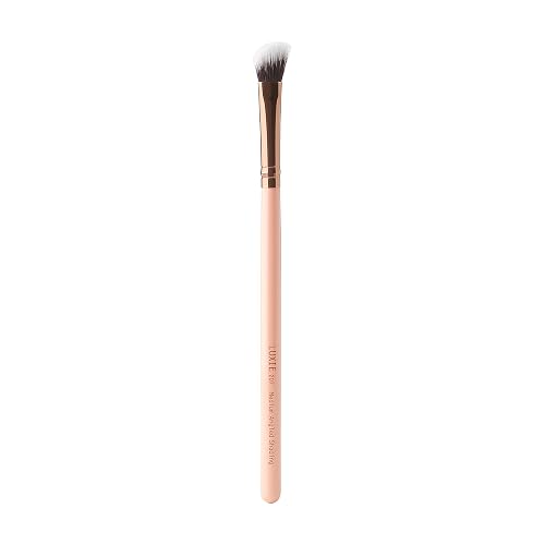 Luxie Rose Gold Medium Angled Shading Brush 207 - Makeup Brush for Highlighting, Defining Crease, and Blending Eyeshadow - Eyeshadow Applicator - 1 pc