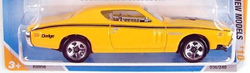 Hot Wheels 2010 New Models 36/44 Yellow "71 DODGE CHARGER 036/240 1:64 Scale Collectible Car