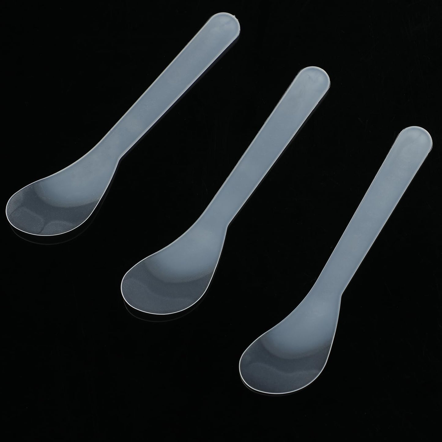 Senkary 200 Pack Large Cosmetic Spatulas 5 Inch Plastic Makeup Spatulas Disposable Facial Skincare Face Mask Applicators (Translucent)