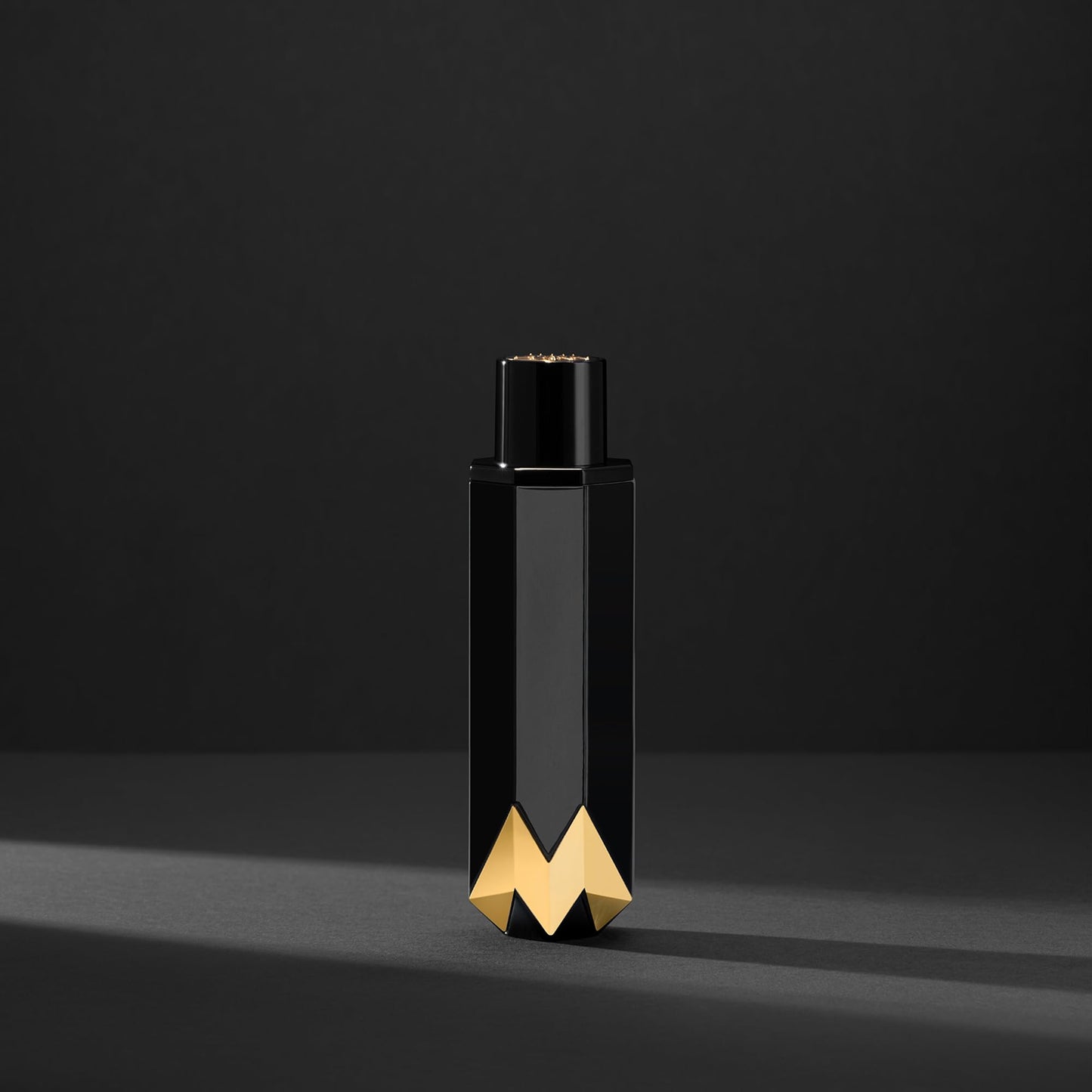 Onyx by Royalty By Maluma for Men - 2 Pc Gift Set 2.5oz EDP Spray, 8oz Body Spray