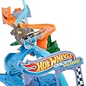Hot Wheels Toy Car Track Set, RacerVerse Jurassic World Crash & Splash Playset with Die-Cast Velociraptor Vehicle, Dinosaur Race with Spinosaurus