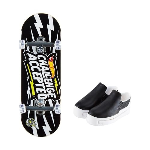Hot Wheels Skate Board 28 Shoe 3 Toy Vehicle for Children Ages 5 and Up