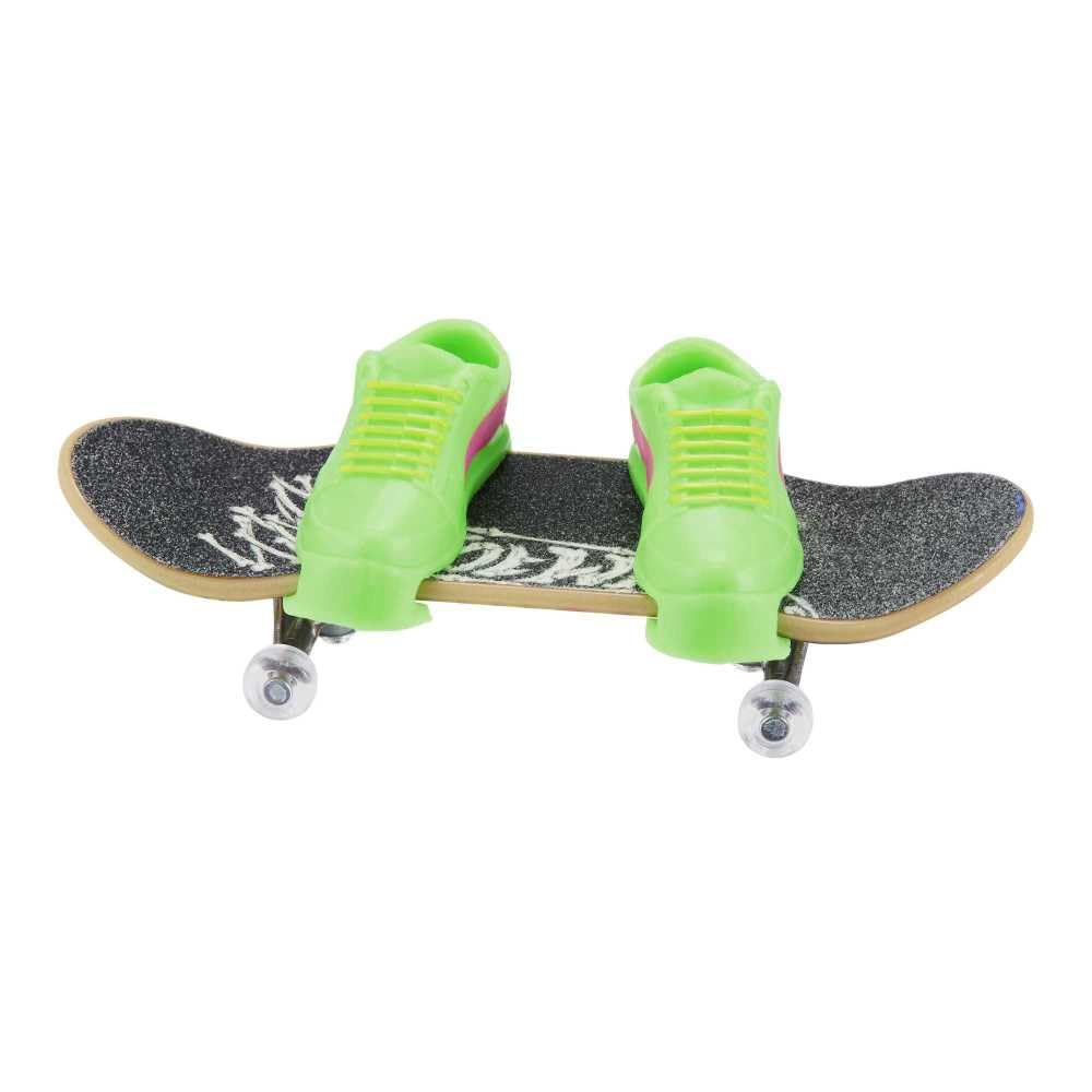 Hot Wheels Skate Board 18 Shoe 3 Toy Vehicle for Children Ages 5 and Up