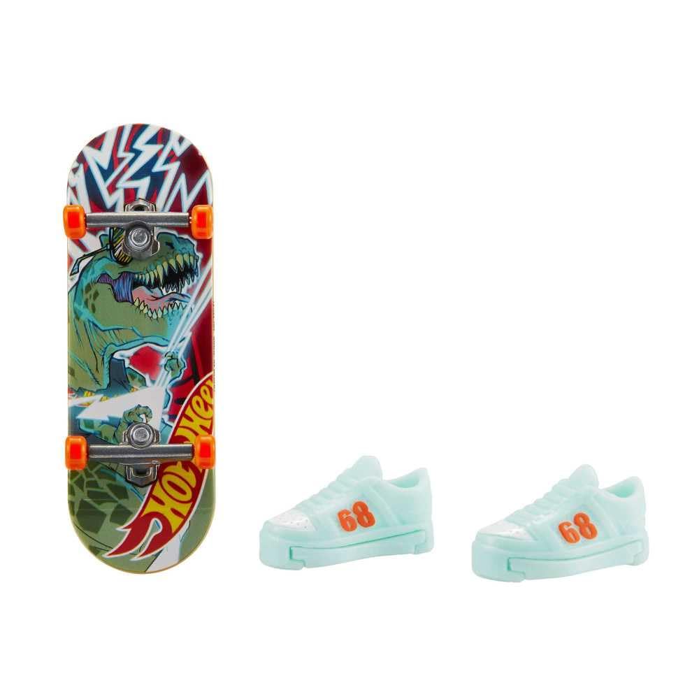Hot Wheels Mattel Mini Skateboard with Shoes Assorted Models Multicolor (HGT60)