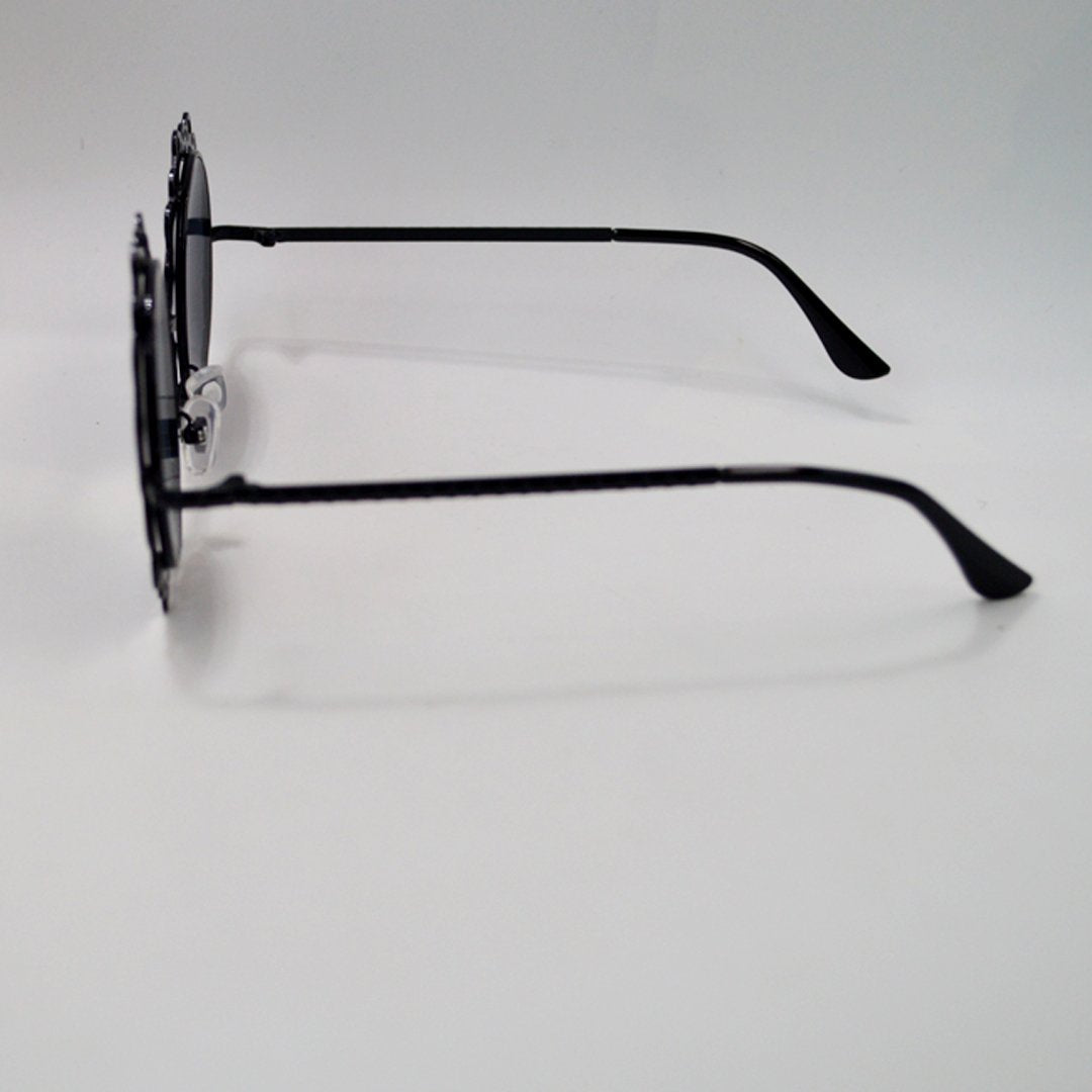 Mily Womens Vintage Hollow Lace Metal Flower Frame Round Sunglasses from (black)