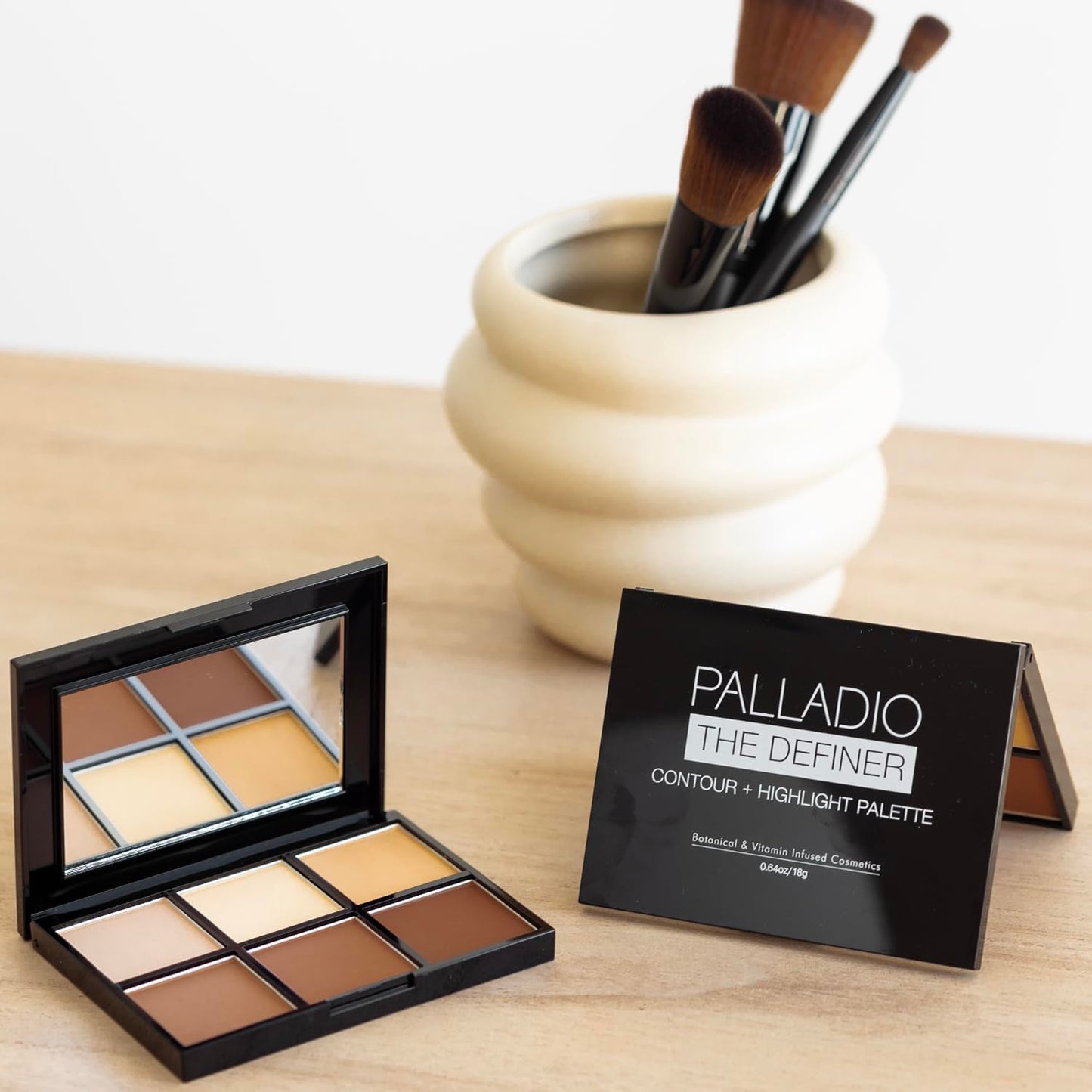 Palladio Definer Contour and Highlight Palette, Perfect for Sculpting Facial Features, Blendable Satin Finish Colors, 6 shades for Contouring