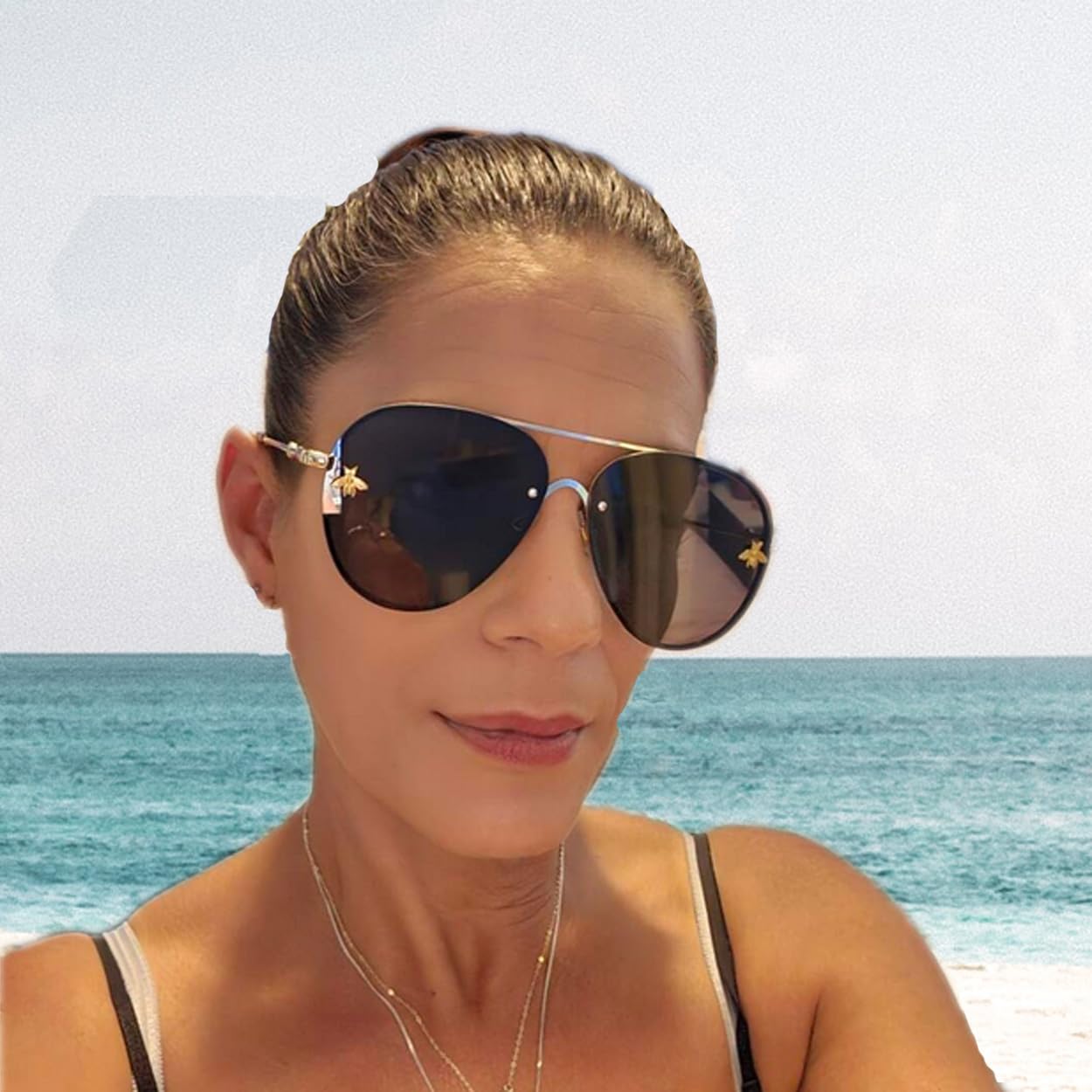 Blue Island Fashion Culture Women's Buzzed Bee Charm 60mm Aviator Sunglasses (Black)