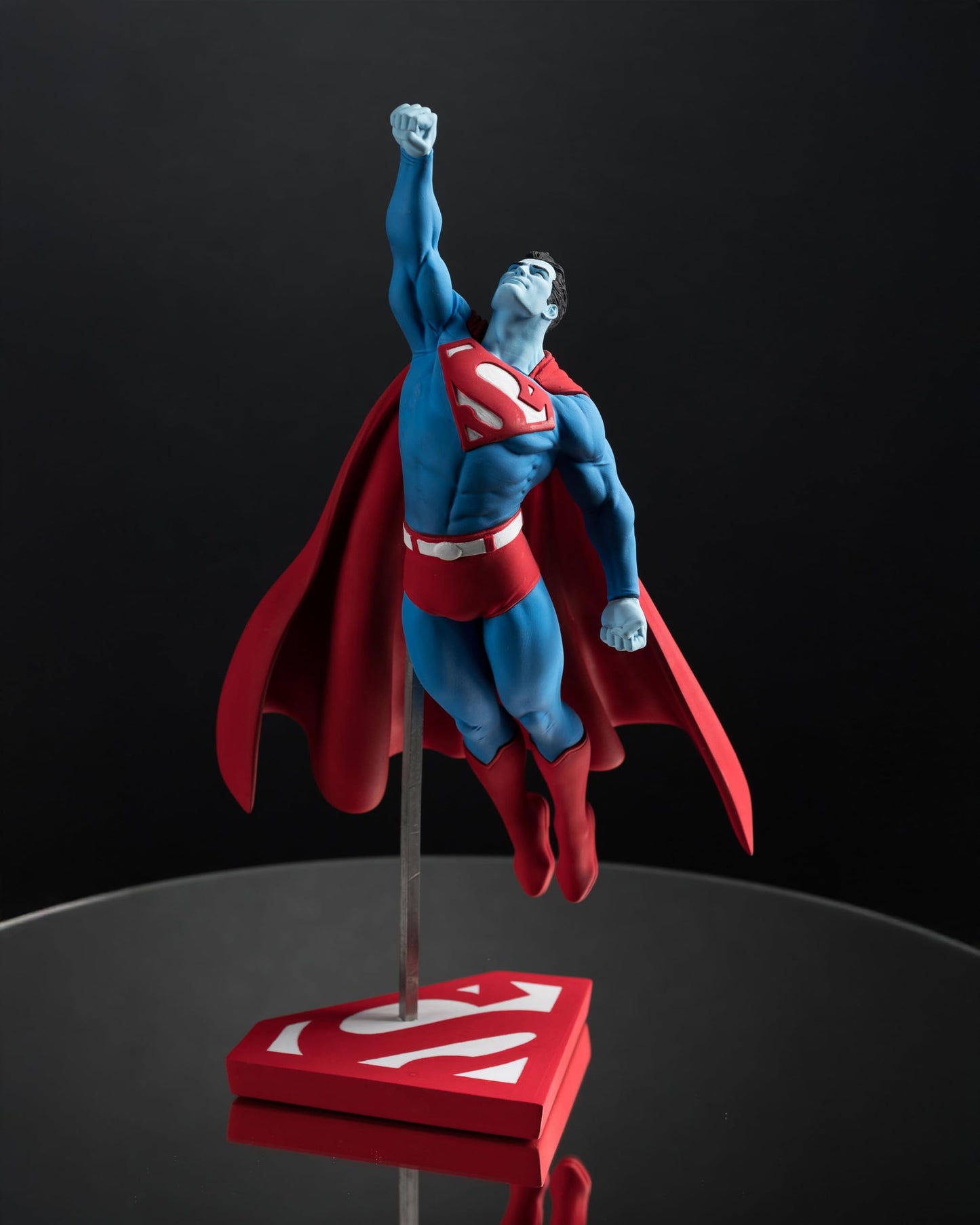 McFarlane Toys - DC Direct Superman by Gary Frank (Superman Red and Blue) 1:10 Scale Resin Statue