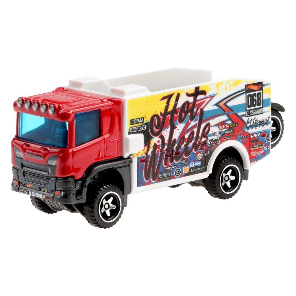 Hot Wheels Toy Truck & Car, Trackin' Trucks, 1:64 Scale Racing Rig & Car for On- & Off-Track Play (Styles May Vary)