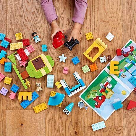 LEGO DUPLO Deluxe Brick Box 10914 Starter Set, Storage Box with Bricks, Figures, Dog & Car, Creative Learning Toy for Toddlers 18+ Months