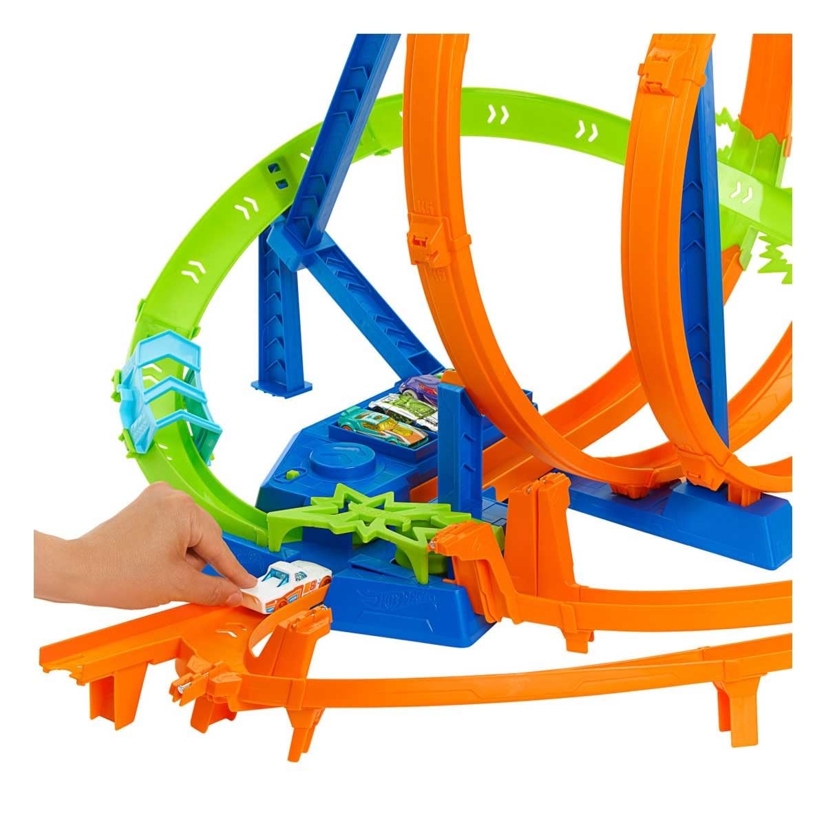 Hot Wheels Track Set, Epic Crash Dash with 5 Crash Zones, Motorized Booster and 1 Hot Wheels 1:64 Scale Toy Car, Easy Storage