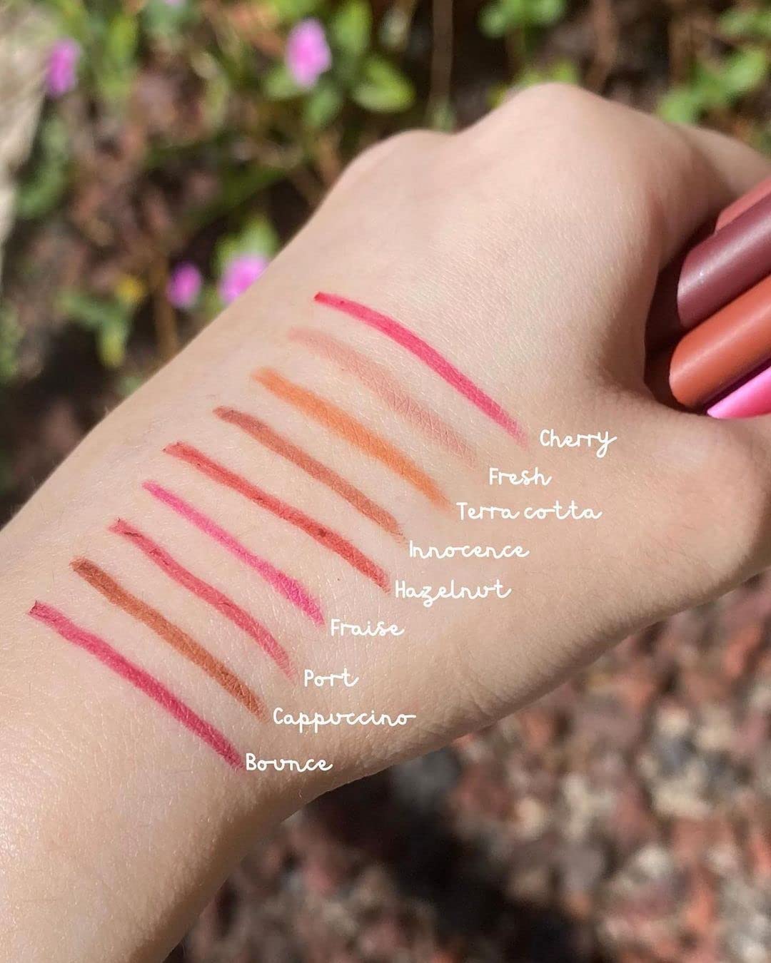 Zuzu Luxe Lip Pencil, Creamy Lipliner, long lasting, Infused with Jojoba Seed Oil and Aloe for ultra hydrated lips. Natural, Paraben Free, Vegan