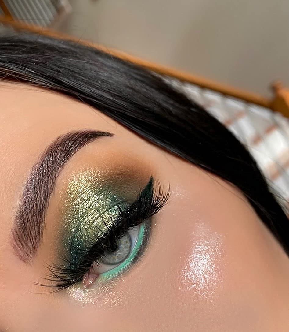 bellapierre Emerald City Eyeshadow Makeup Palette | 35 Color Shades in a Range of Matte, Satin, Shimmer, and Foil Finishes | Non-Toxic and Paraben