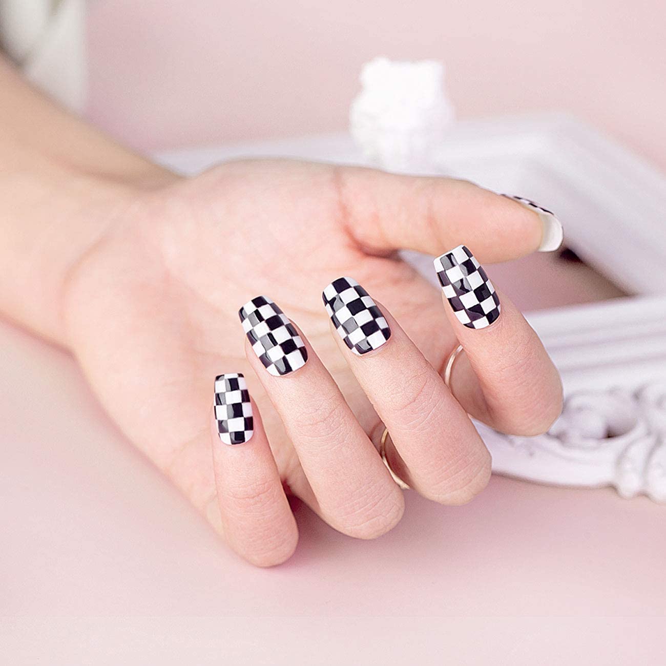 RARJSM 15ML Black White Gel Nail Polish Kit White Black Nail Polish Soak Off L e d Cured Nail Art Vanish Starter Manicure Salon DIY at Home