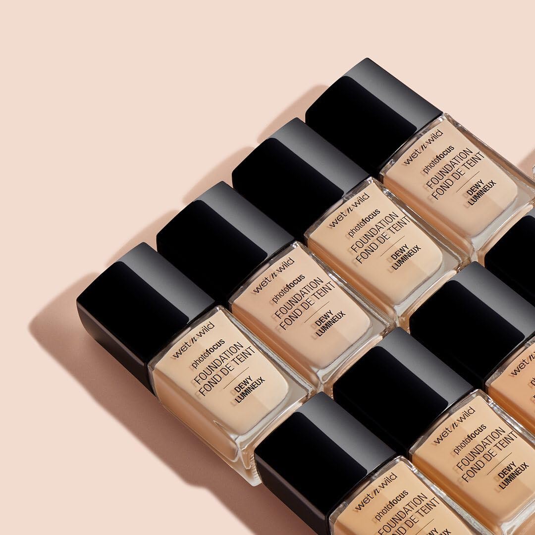 wet n wild Photo Focus Dewy Liquid Foundation Makeup, Soft Beige (Packaging May vary)