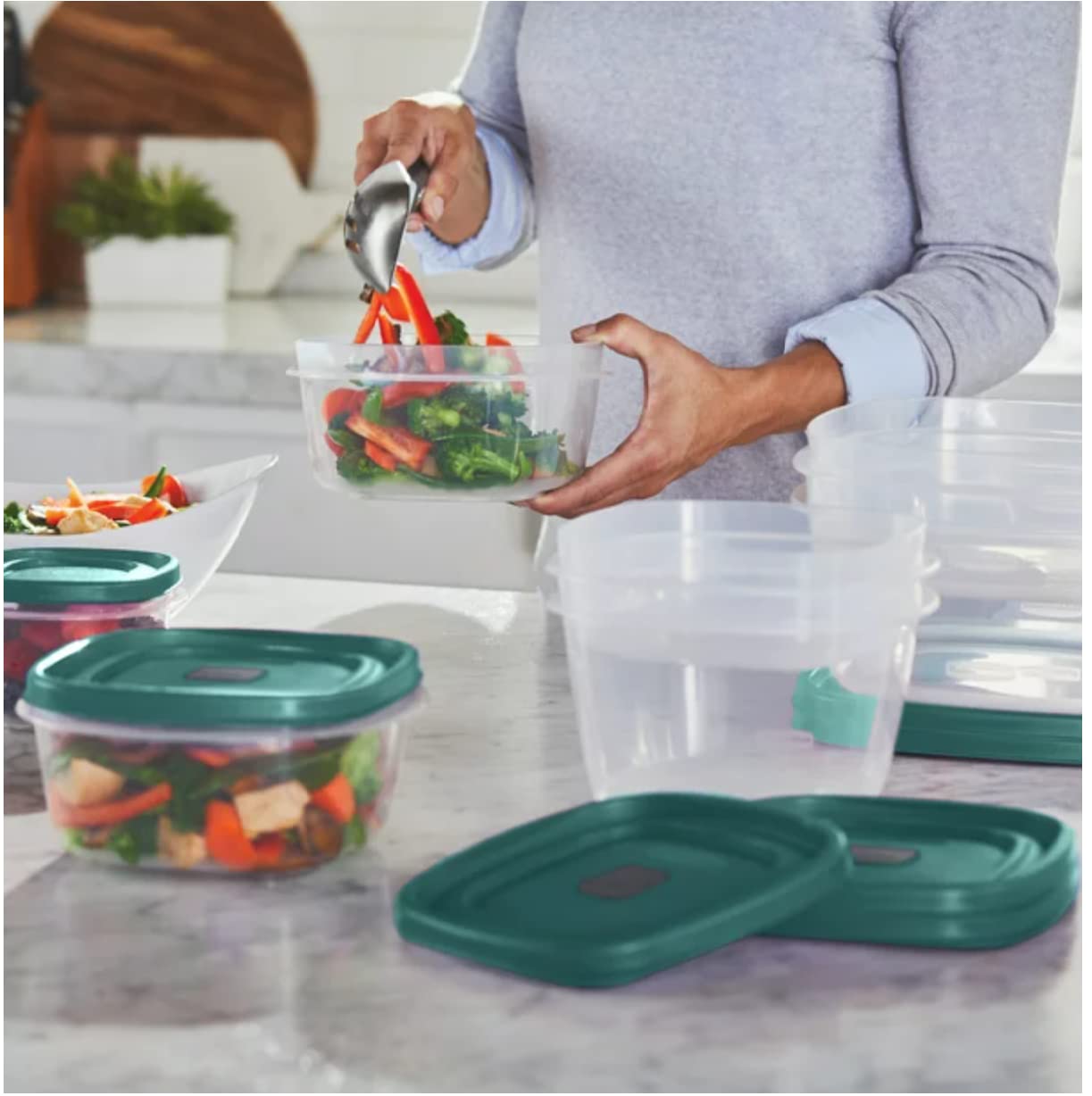 Rubbermaid Easy Find Lids Food Storage Containers, Blue Spruce, 26 Piece Set
