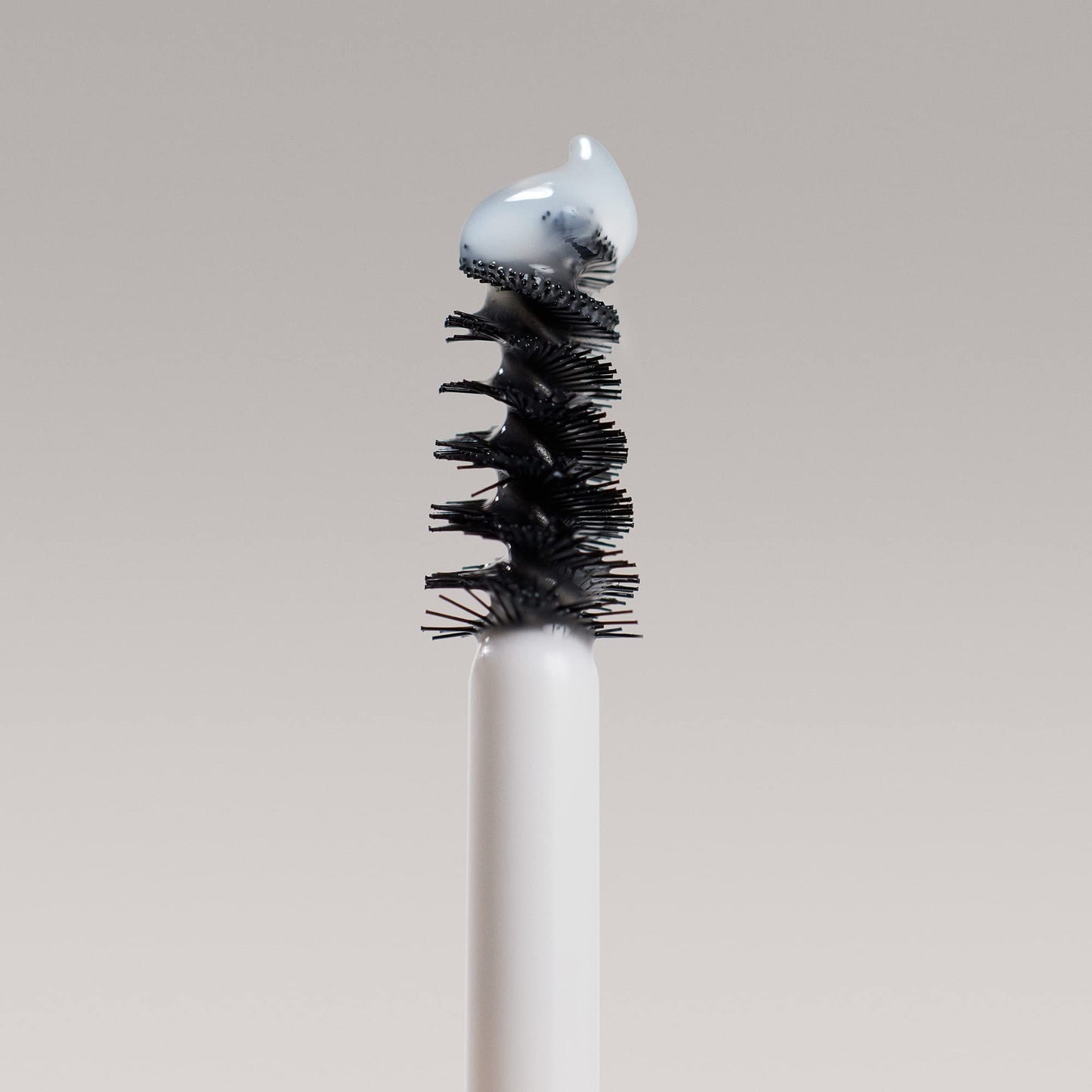ILIA - In Frame Brow Gel | Lightweight, Long-Lasting, Flake-Resistant Hold | Full, Lifted Look | Non-Toxic, Vegan, Cruelty-Free, Clean Makeup
