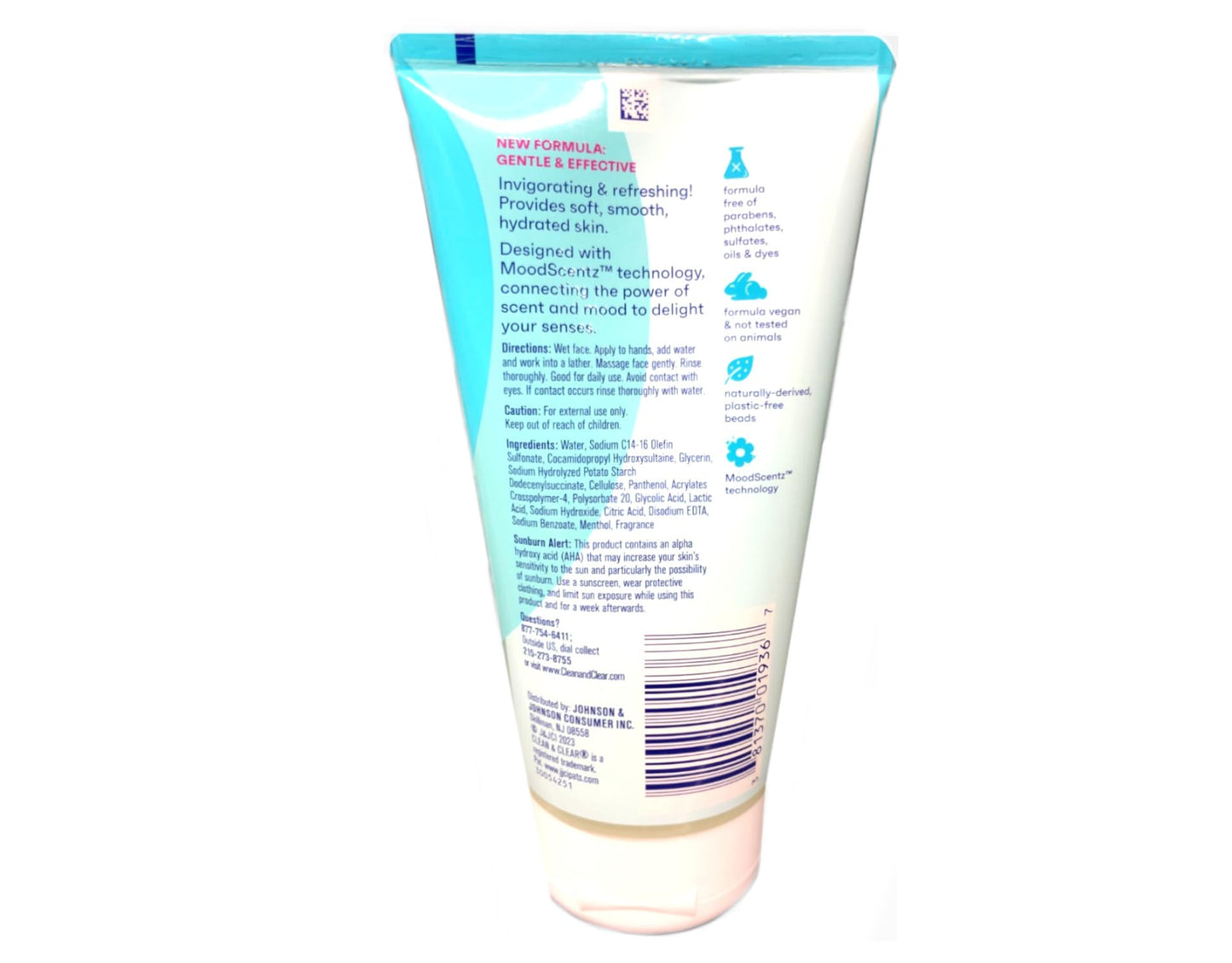 Clean & Clear Oil-Free Deep Action Exfoliating Facial Scrub, Cooling Daily Face Wash With Exfoliating Beads for Smooth Skin, Cleanses Deep Down to the
