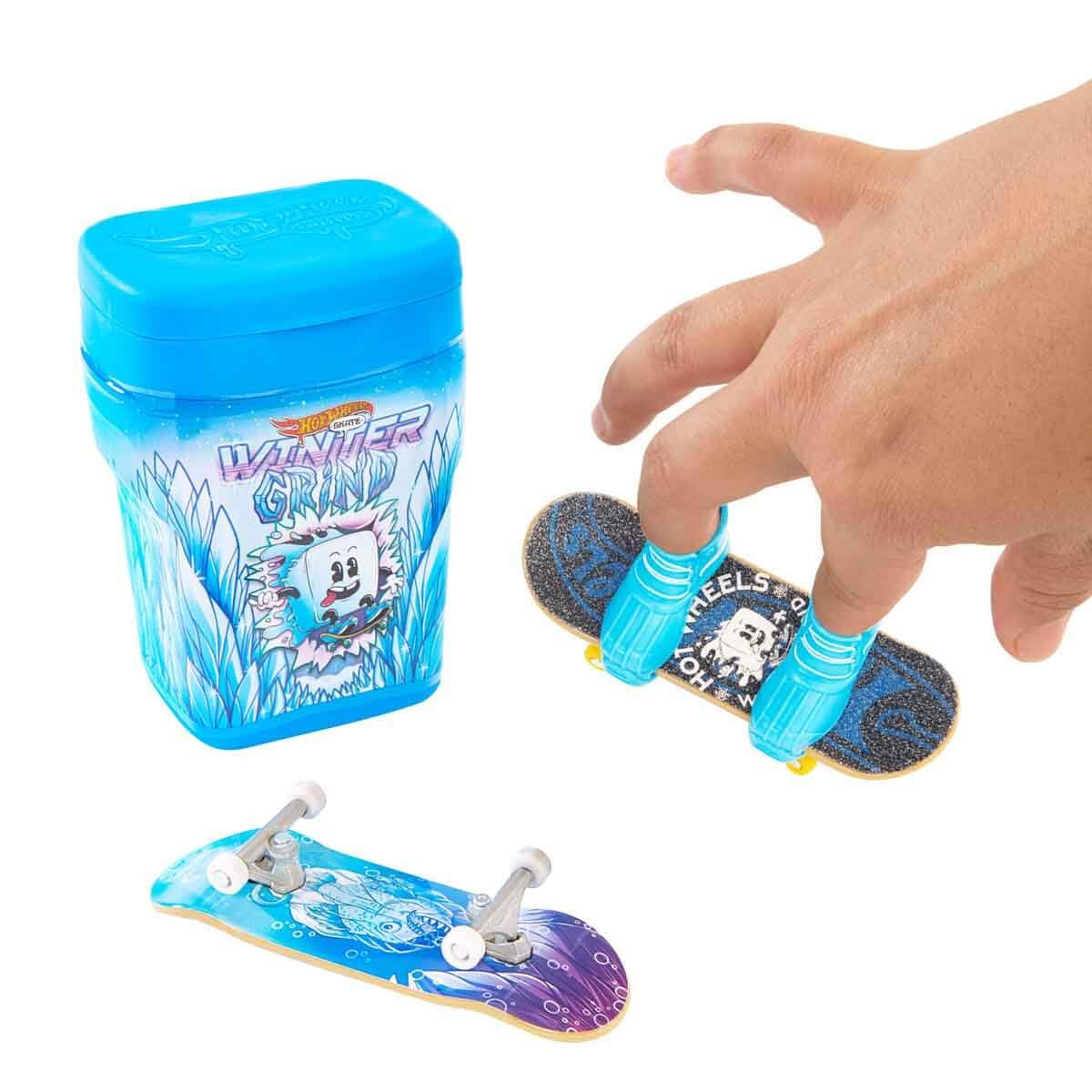 Hot Wheels Skate Skateboards with 2 Skateboards and a Pair of Shoes. - Assorted Models