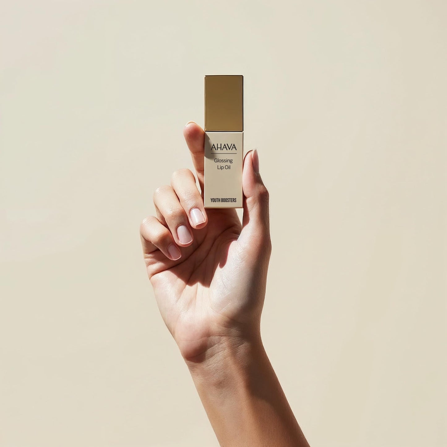 Ahava Glossing Lip Oil 6ml - Hydrating & Nourishing Lip Treatment with Dead Sea Minerals, Jojoba Oil & Date Extract - Protects Against Dryness