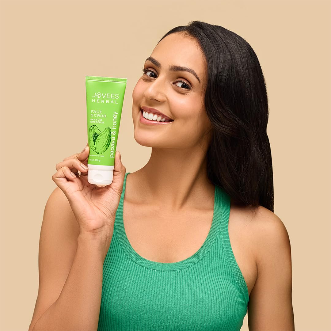 Jovees Facial Scrub - Papaya & Honey - 100gms