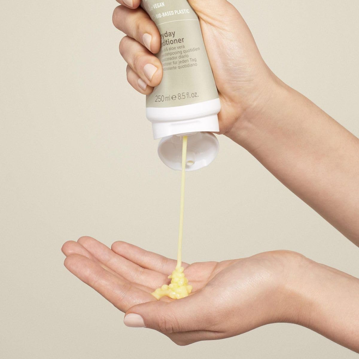 Paul Mitchell Clean Beauty Everyday Conditioner Ultra-Rich Formula, Improves, Elasticity For All Hair Types, 33.8 fl. oz