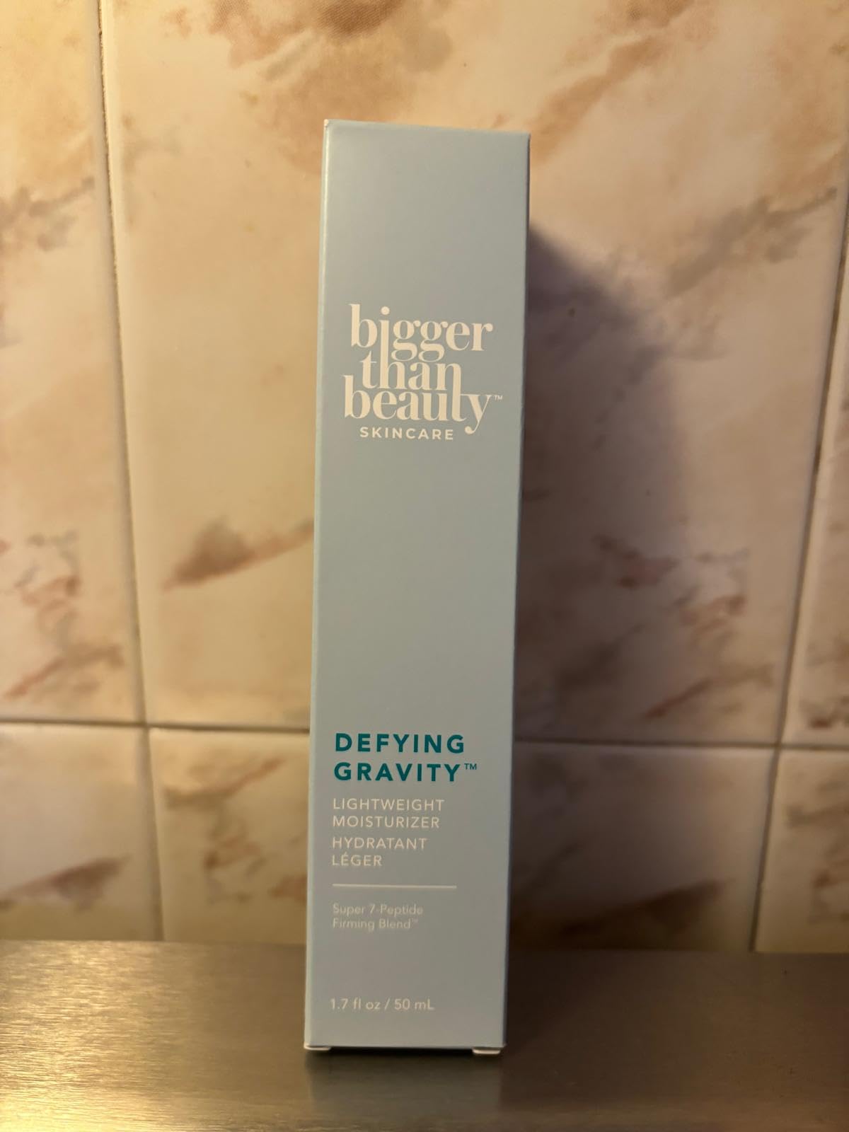 Lightweight Gel-Cream Moisturizer Defying Gravity