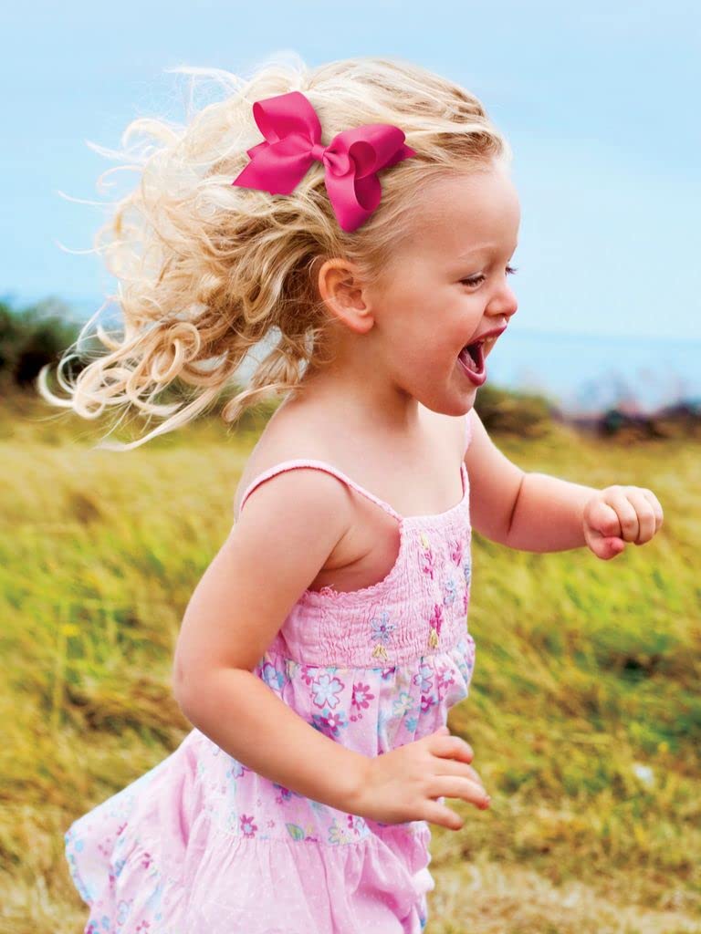 Wee Ones Girls' Classic Grosgrain Hair Bow with Scalloped Edges and Plain Wrap Center on a WeeStay Hair Clip, Medium, Light Pink