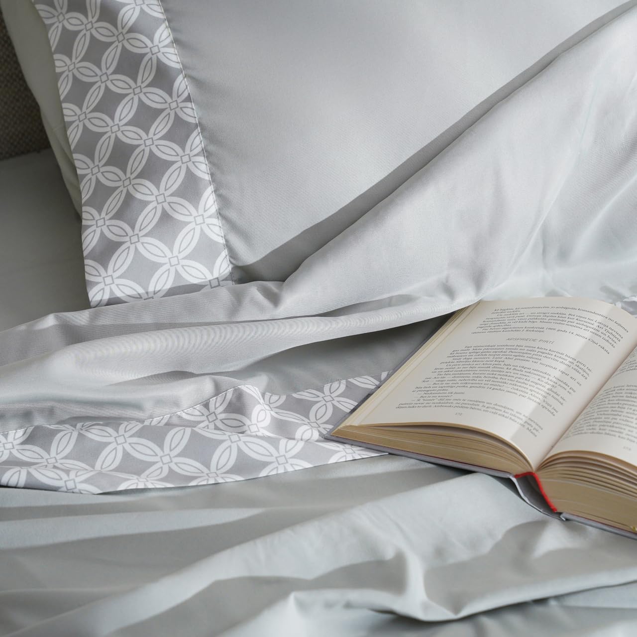 Mon Chateau Whisper Sheet Set, 4-Piece Soft Microfiber Diamond Pattern with Printed Trim for Queen Size Beds, Includes Fitted Sheet, Flat Sheet & 2