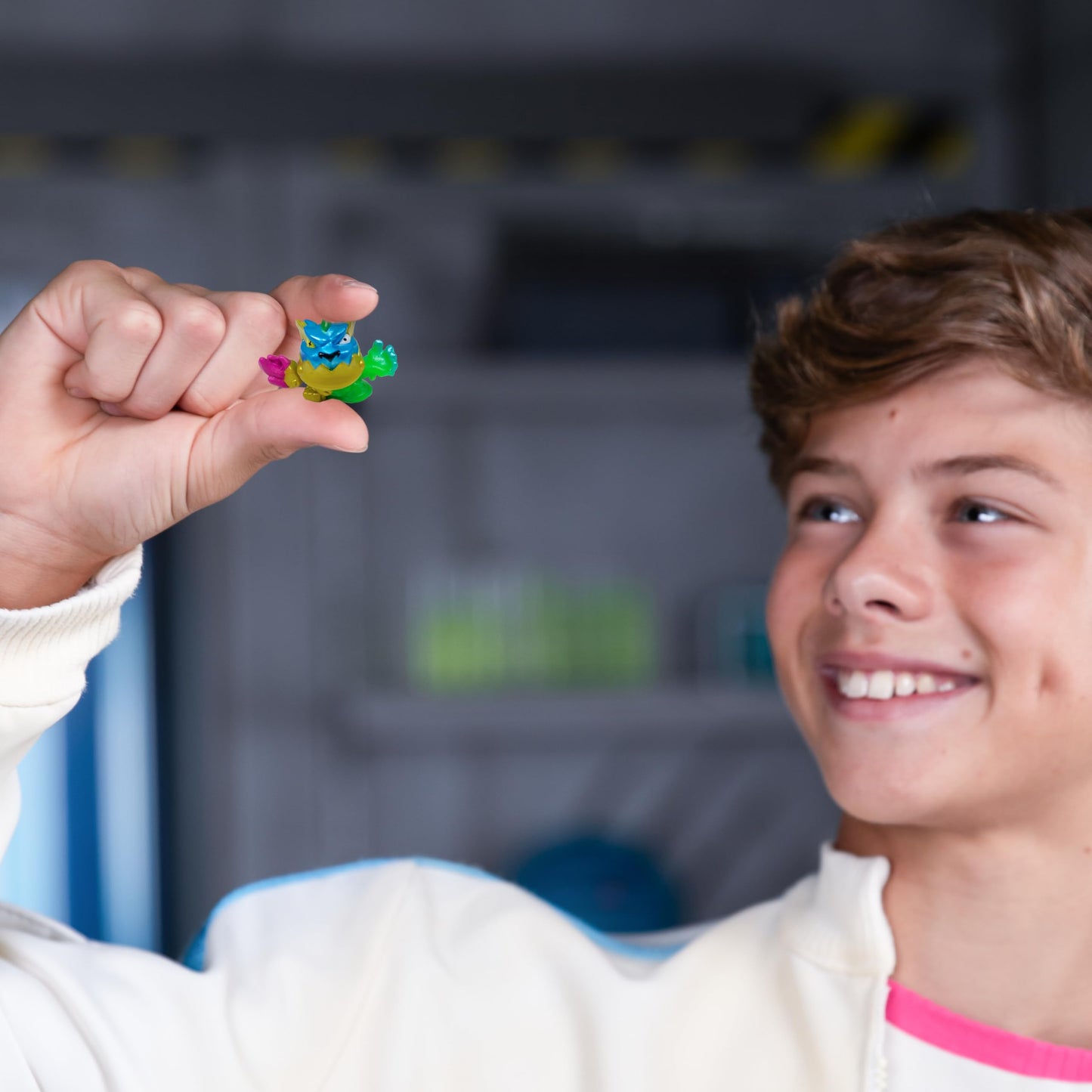 MrBeast Lab Swarms Series 2 Atomic Cash Case – 18-Pack Collectible 1" Micro Beasts with Ultra Rare & Special Edition Figures for Kids 5+