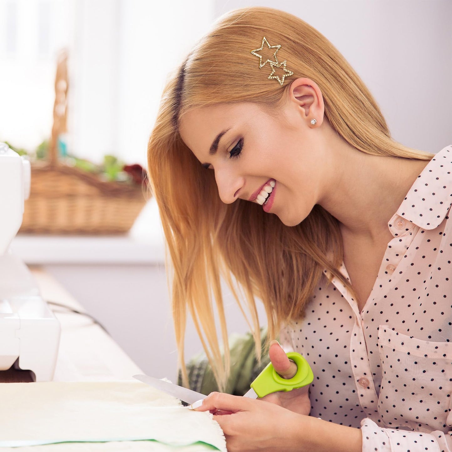 OIIKI Hair Clip, 8pcs Gold Star Hair Barrettes, Hollow Geometric Hair Pins with Rhinestone, Elegant Metal Hair Clips for Women Girls Hair Styling