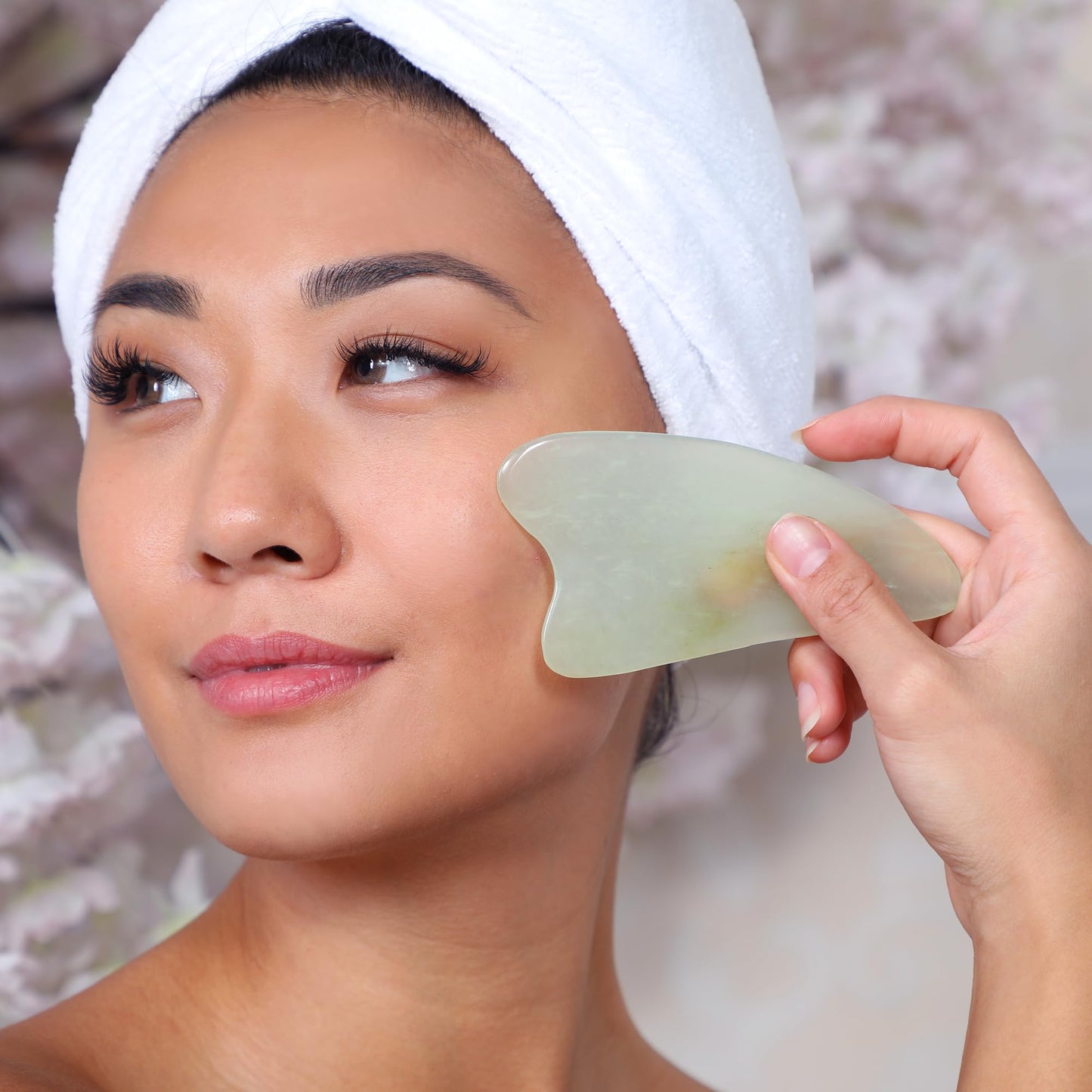 Daily Concepts Gua Sha Jade Facial Tool, Renews Skin by Increasing Blood Flow and Flushing Out Lymphatic Drainage, Stimulating Skin for Radiant