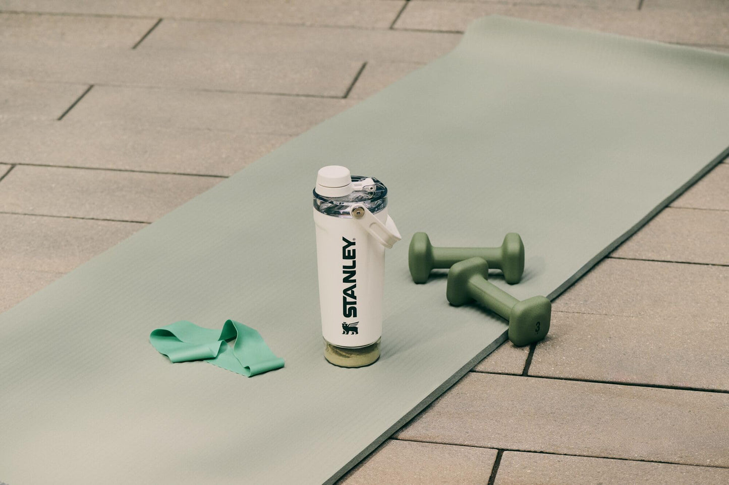 Stanley Activate Shaker Bottle 20 oz | Leakproof Insulated Stainless Steel Shaker Cup | Base Storage and Twist On Fast Flow Lid | Protein Shakes