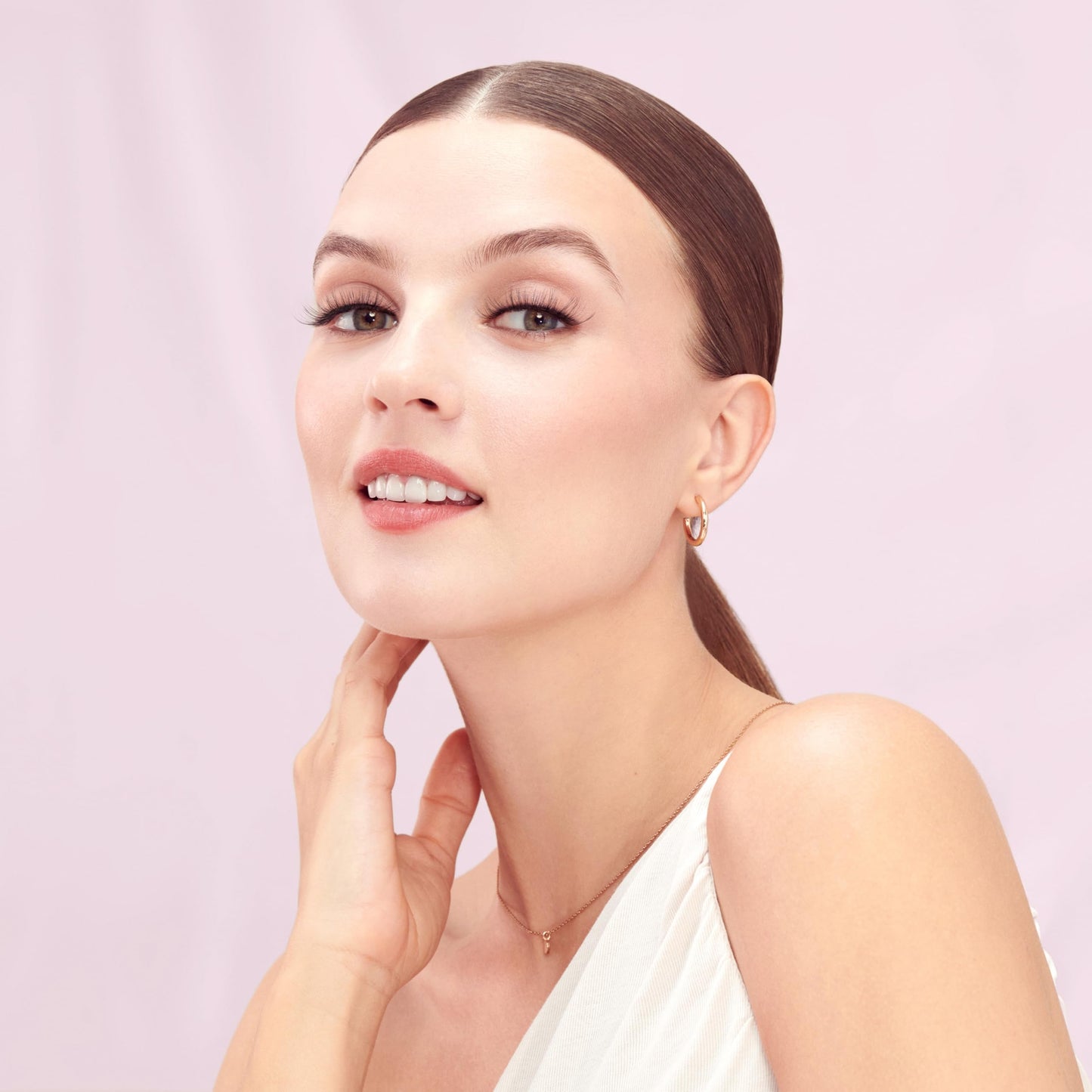 KISS The New Natural, False Eyelashes, 'Gold Hoops', 12mm, Includes 1 Pair Of Lash, Easy to Apply, Reusable Lash Clusters