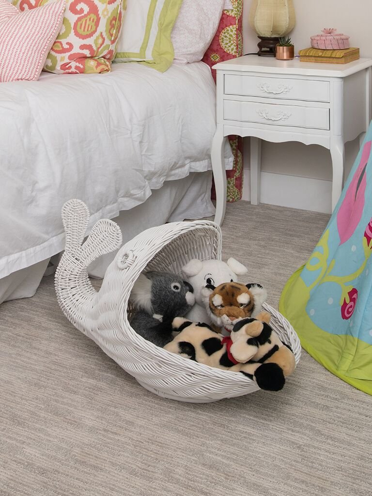 KOUBOO Rattan Whale Storage Basket, Wicker Storage Bin, Whale shaped, Bedroom Basket, Ocean Themed Basket, Home Organizer, White