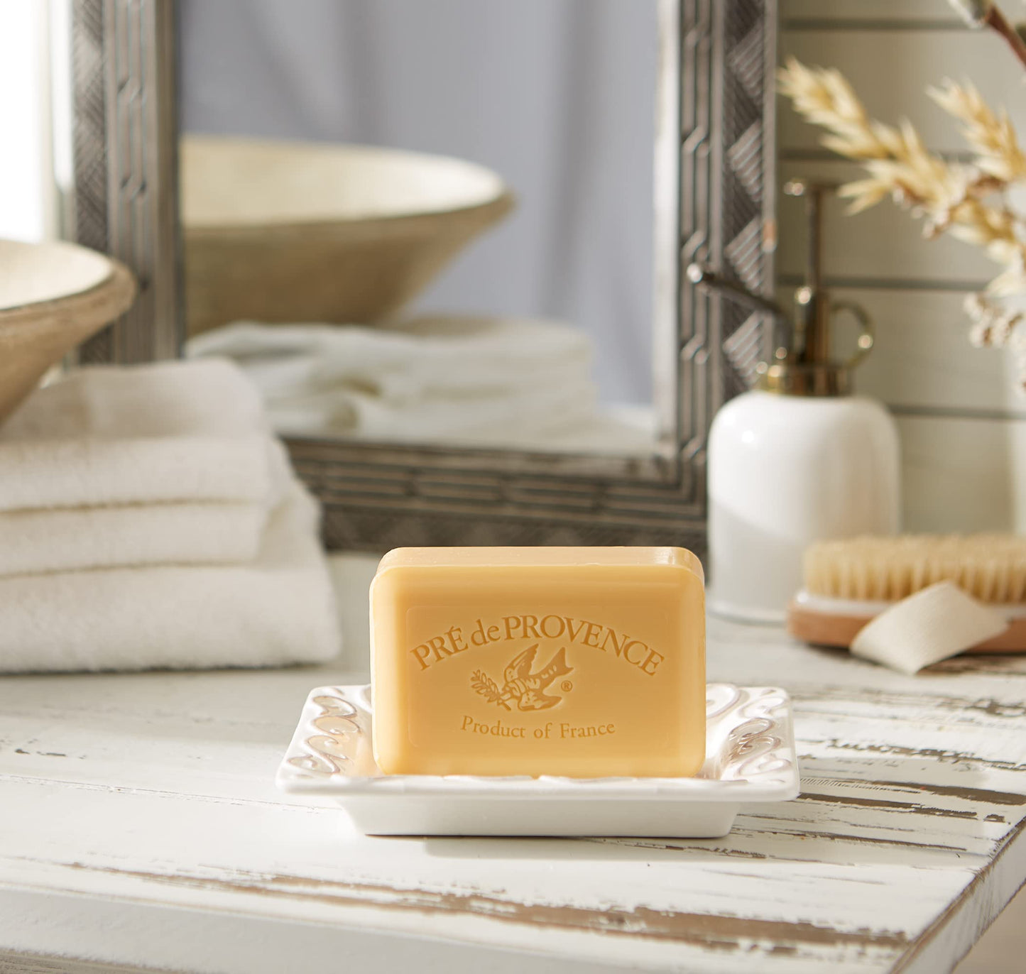 Pre de Provence Artisanal Soap Bar, Enriched with Organic Shea Butter, Natural French Skincare, Quad Milled for Rich Smooth Lather, 8.8 Ounce