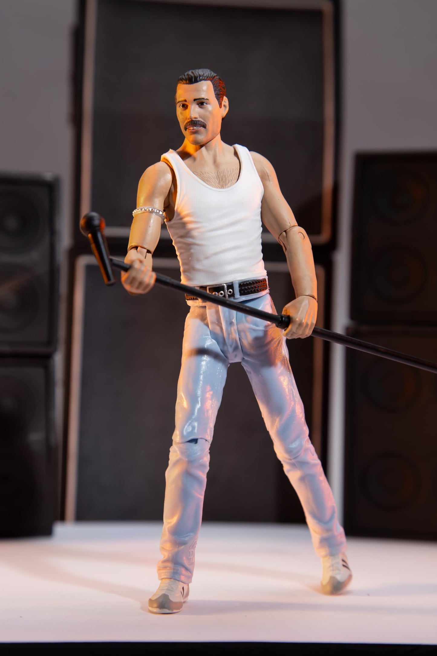 McFarlane Toys - Music Maniacs Rock Freddie Mercury 6in Action Figure
