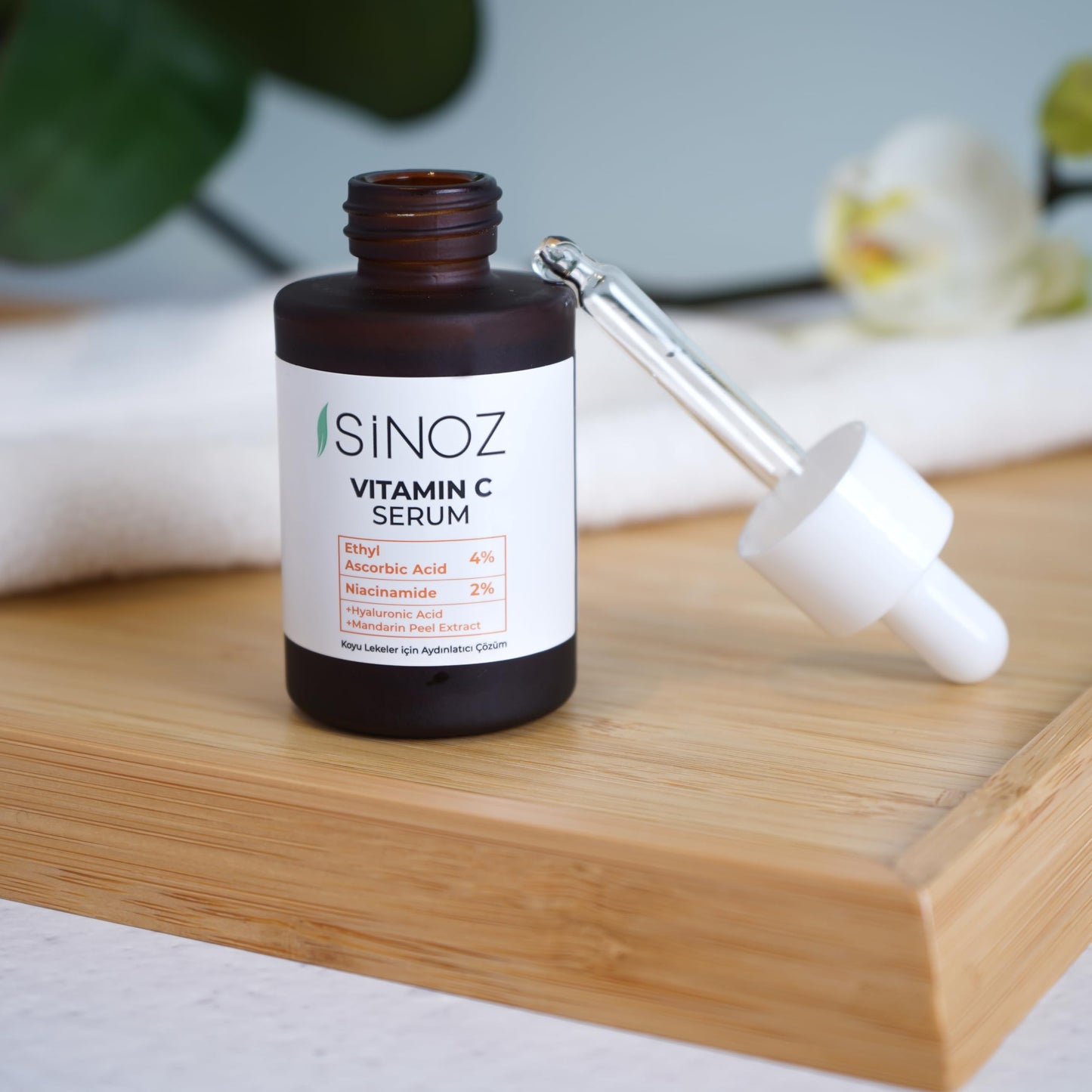 Sinoz Vitamin C Brightening Face Serum | With Hyaluronic Acid & Vitamin C%4 + Niacinamide%2 | Evens Skin Tone, Fades Dark Spots & Fine Lines