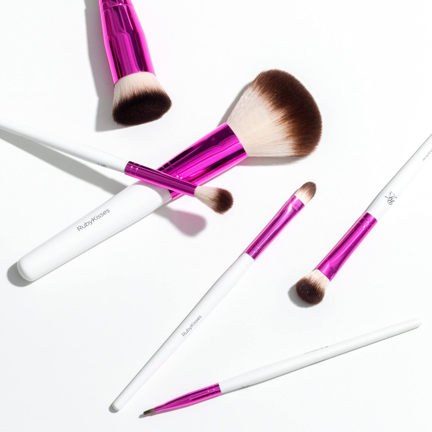 Kiss Ruby Kisses Make-Up Brush Kabuki