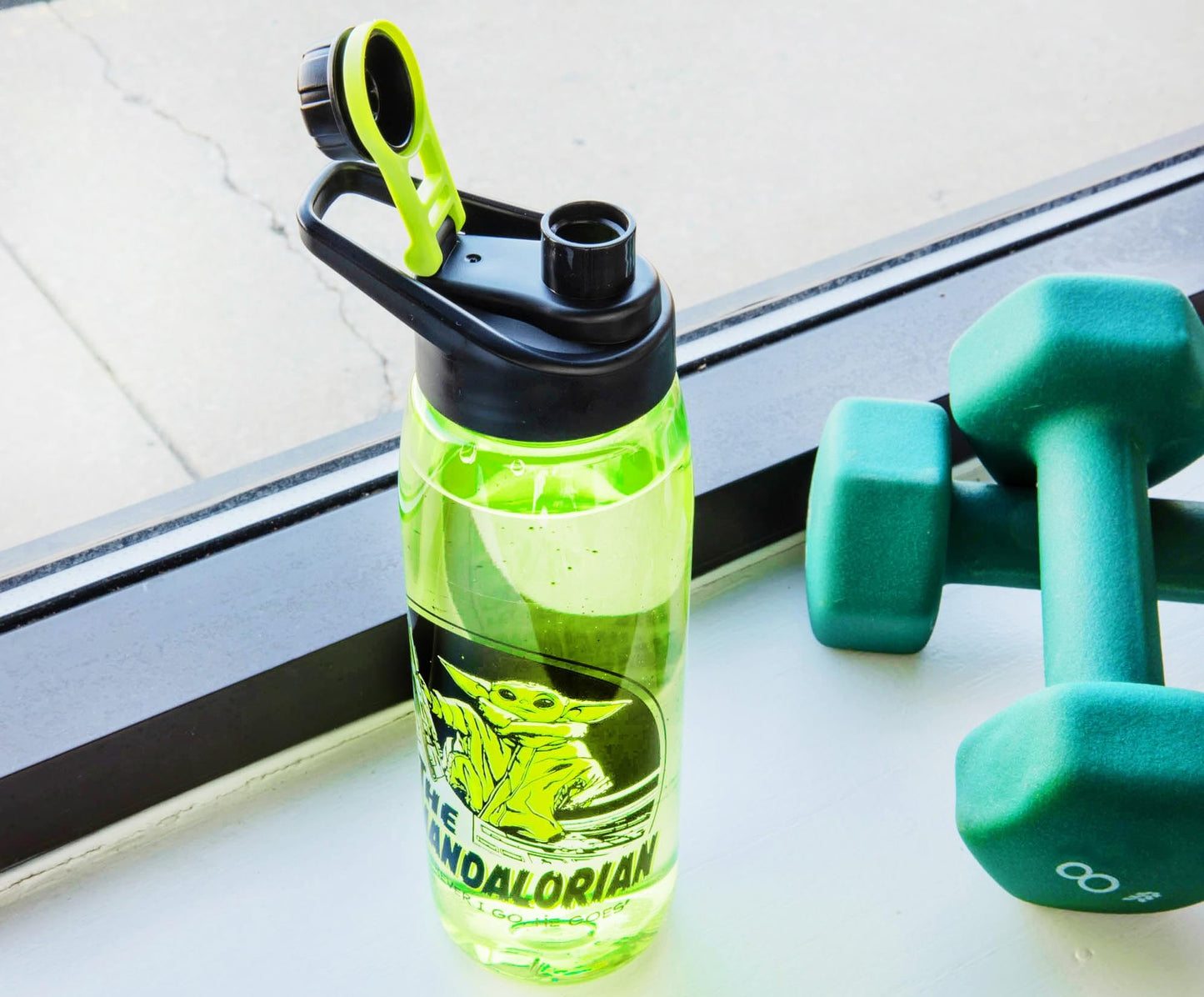 Silver Buffalo Star Wars The Mandalorian Tritan Water Bottle Screw Top Lid, 28 Ounces