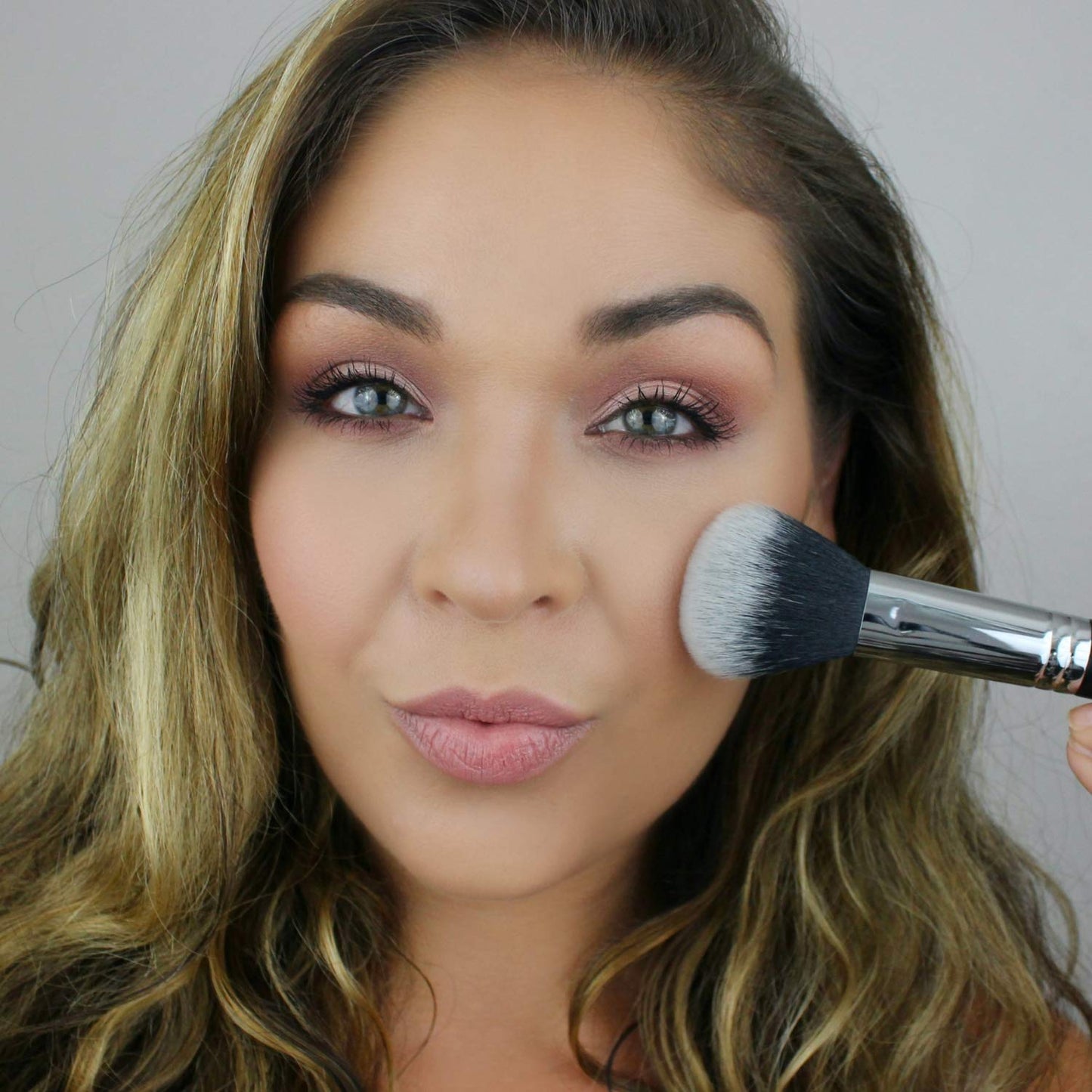 Powder Blush Bronzer Makeup Brush - Large Fluffy Domed Multitasker Make Up Brushes, Cheek Blusher, Contour, Blending, Setting Loose, Compact
