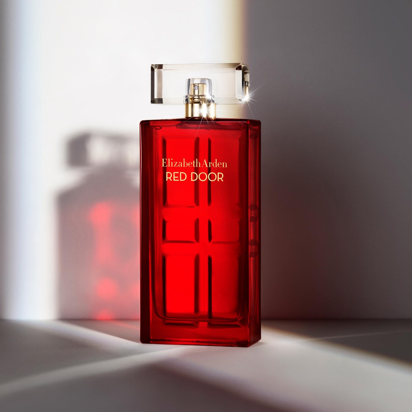 Elizabeth Arden Red Door Women's Perfume, Fragrance, Floral Parfum with Notes of Freesia, Roses, and Sandalwood, Eau de Toilette, 1 Fl Oz
