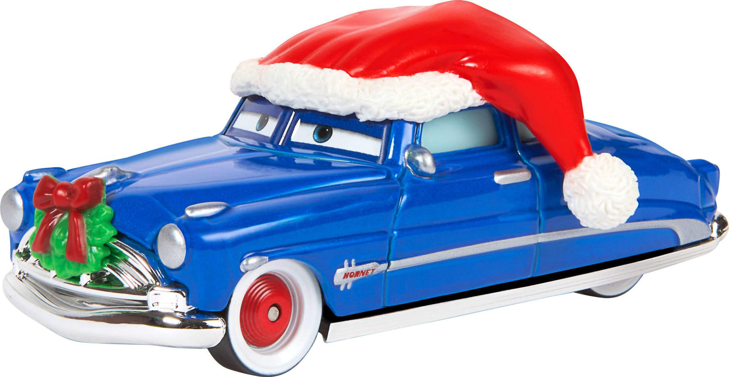 Mattel Disney and Pixar Cars Toy Multipack, Set of 5 Winter-Themed Vehicles Including a Holiday Hotshot Lightning McQueen & 2 Plastic Accessories