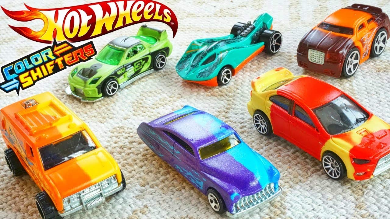 Hot Wheels Color Shifters Cockney Cab II, Black/Yellow
