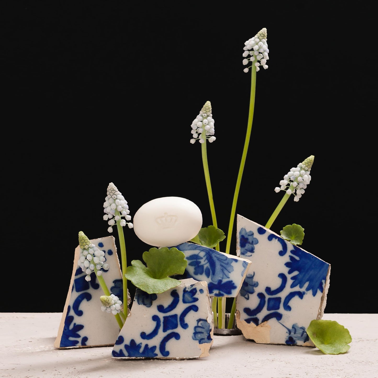 Portus Cale Gold & Blue Collection Fragranced Soaps Set (3 x 150g) luxury Floral Aroma Pink-Pepper and Jasmine Paper Wrap