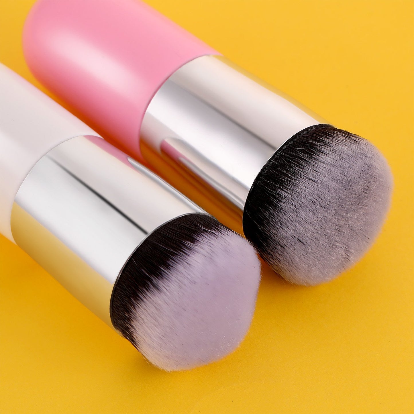 2 Pieces Foundation Brush Chubby Makeup Brush Kabuki Makeup Brush Travel Powder Brush for Blending Liquid, Cream or Powder Cosmetics (white and rose