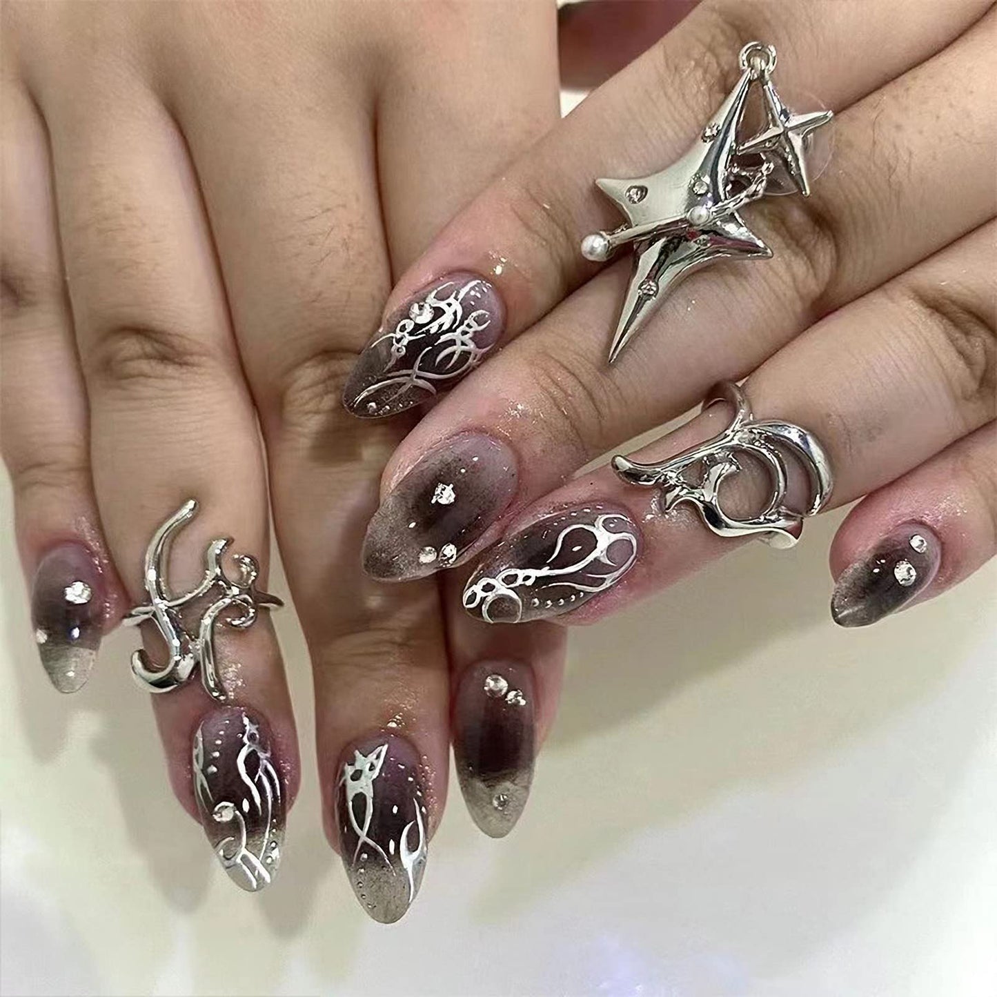 IMSOHOT Almond Press on Nails Medium Glossy Fake Nails Diamond Glue on Nails Black Ombre False Nails with Designs