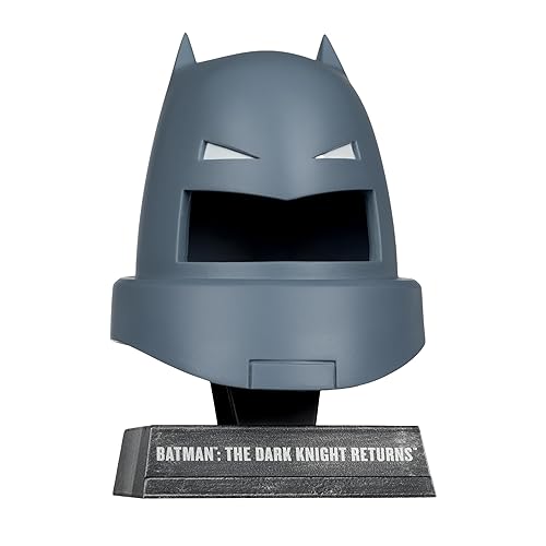 McFarlane Toys - DC Direct Armored Batman (The Dark Knight Returns) Cowl Replica 1:3 Scale